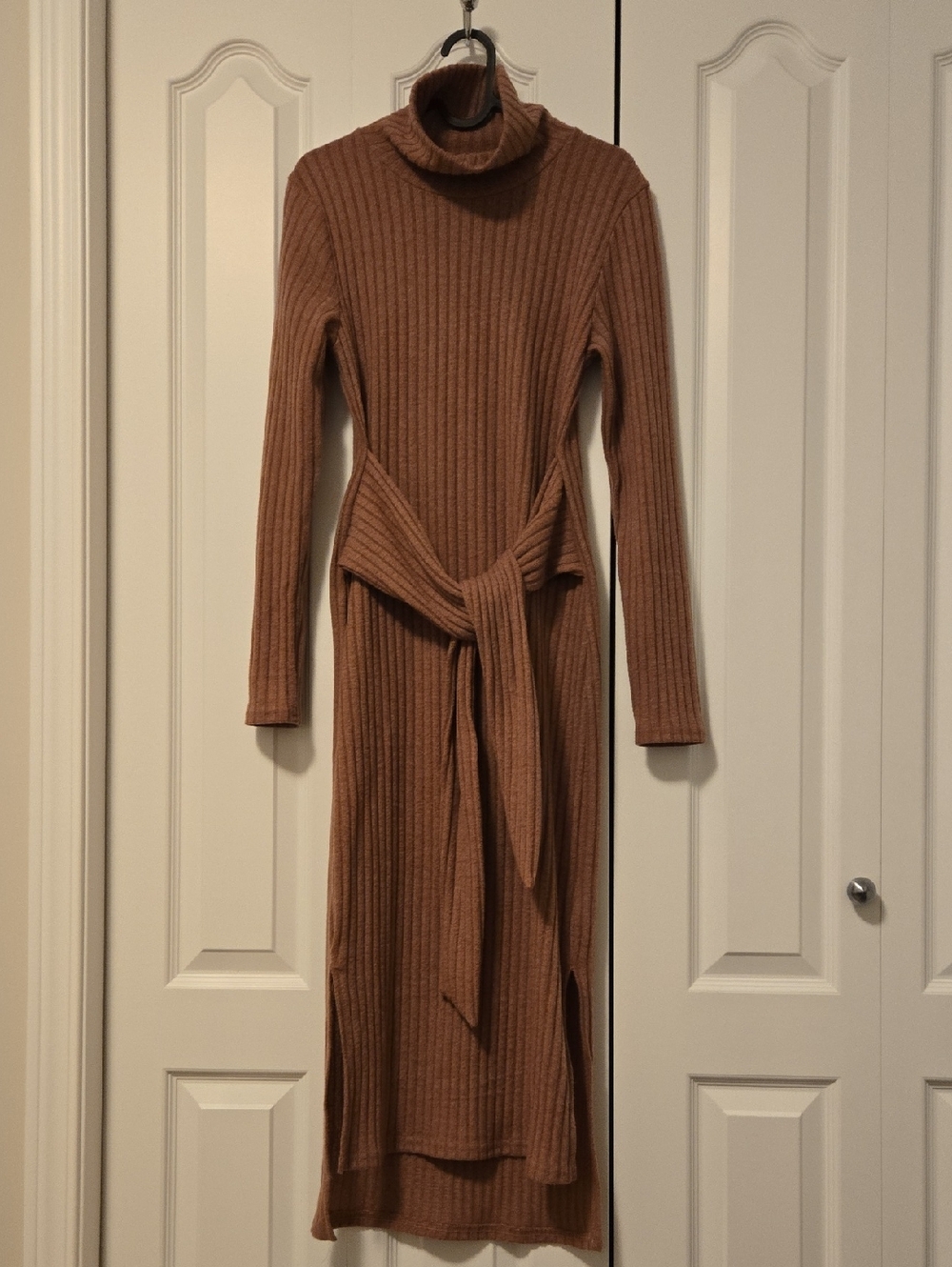 Suzy Shier Ribbed Turtleneck Maxi Dress in Mauve Taupe